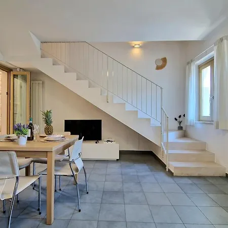 Apartment Center 150 Mt From The Sea Ac Fast Wifi And Design Porto SantʼElpidio